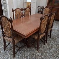 Tavolo e sedie d'epoca vintage