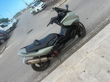 Yamaha t max