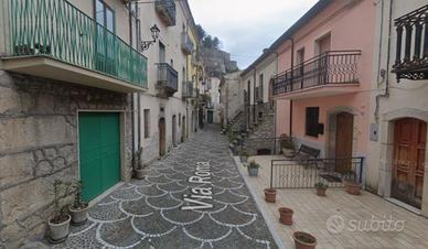 Olevano romano bilocale arredato con balcone