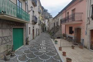 Olevano romano bilocale arredato con balcone