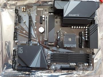 GIGABYTE X570S UD