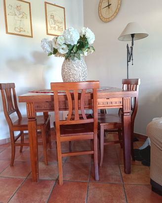 Tavolo + 4 sedie in legno