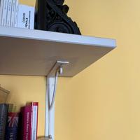 Mensole pitturate bianco stile romantico