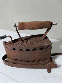 Ferro da stiro con base Vintage 