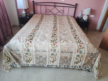 Sovracoperta merletto  e ricamo