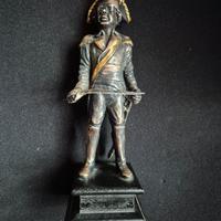 La statuetta raffigura Federico il Grande (Friedri