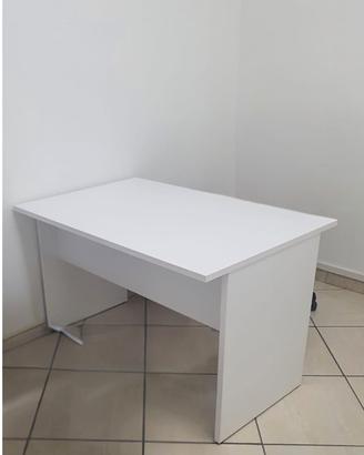 Scrivania bianca studio 