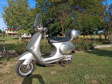 Vespa ET4 125 