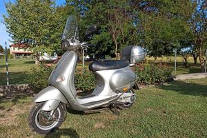 Vespa ET4 125 