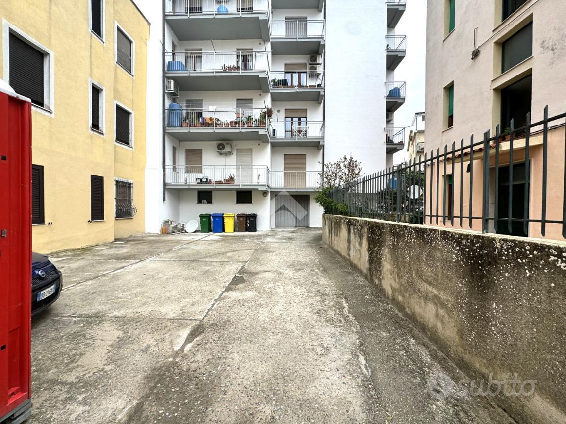 4 LOCALI A NUORO - Vista 2