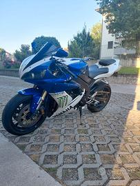 Yamaha R1