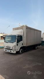 Camion centinato Isuzu