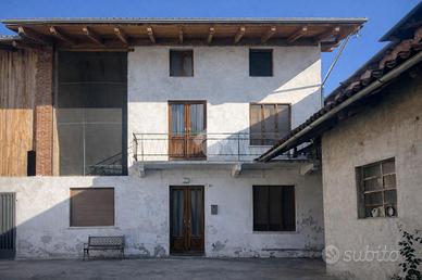 CASA SEMINDIPENDENTE A ALICE CASTELLO