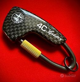 Portachiavi Giallo Alfa Romeo 4c con USB