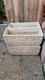 Fioriera in cemento finitura ghiaino lavato 