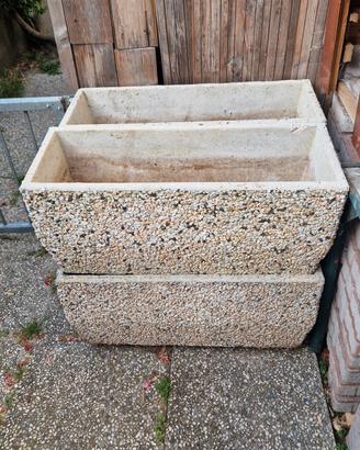 Fioriera in cemento finitura ghiaino lavato 