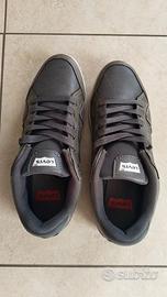 Scarpe Levi's num 41 mai usate