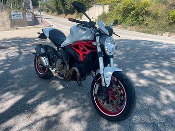 Ducati Monster 821 