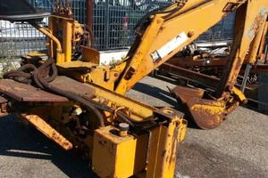 Retroescavatore Macmoter