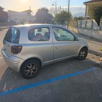 Yaris tre porte 1400