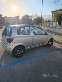 Yaris tre porte 1400