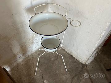 Toilette antica da supporto 