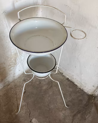 Toilette antica da supporto 