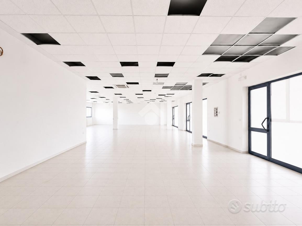NEGOZIO A GIULIANOVA - Altro