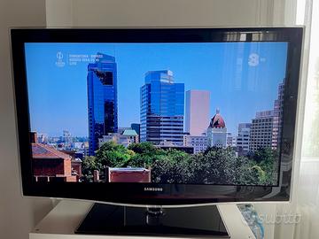 TV  Samsung 40’ Full HD