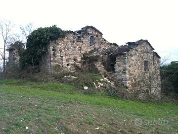 Rustici ruderi (2) in Alta Valmarecchia (Rimini)