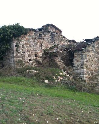 Rustici ruderi (2) in Alta Valmarecchia (Rimini)