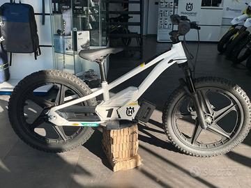 Husqvarna EE 1.20 (2023/2024)