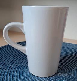 Tazza in ceramica bianca
