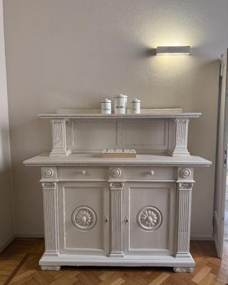 Coppia credenze antiche in legno verniciate bianco