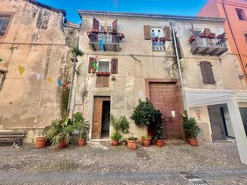 Bosa B&B Arredato nel cuore della Città 190 mq