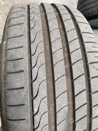 Gomme 215 45R 16