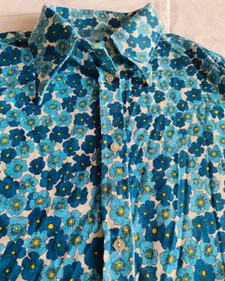 Camicetta vintage con fantasia floreale azzurra