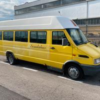 Scuolabus/ Iveco 28 posti euro 3.950