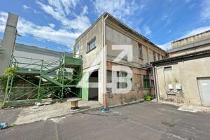 MAGAZZINO - 136M² - CAMPI ELISI (TS)