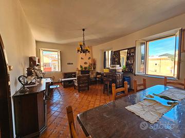 Appartamento con tre camere in centro storico