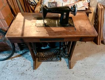 Macchina da cucire d'epoca Schwarz