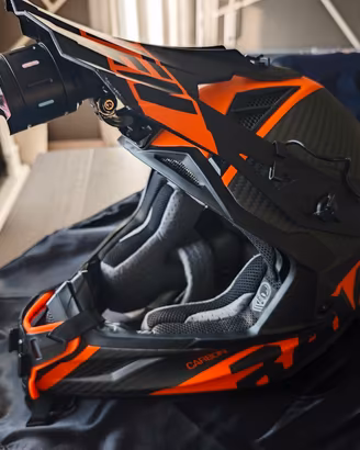 Casco cross/enduro in carbonio 