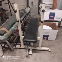 Panca piana con supporti bilanciere Technogym