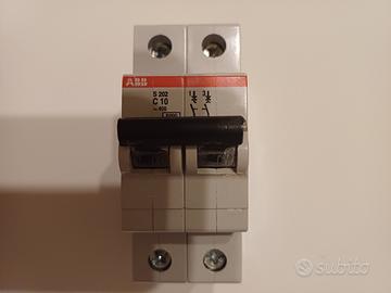 Interruttore magnetotermico ABB S200