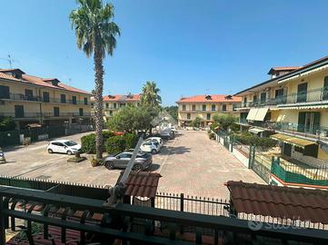 VILLA A SCHIERA A VILLARICCA