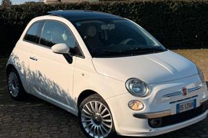 Fiat 500 Multijet Lounge - interni pelle rossa