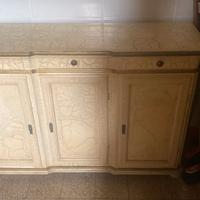 Madia/credenza