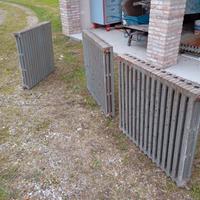 7 radiatori in ghisa ( varie dimensioni)