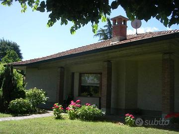 Villa di 400 m² con più di 5 locali e box auto dop
