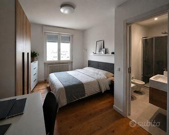 Stanza matrimoniale con bagno privato